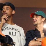 Will Smith y Marc Anthony viendo juntos un partido de fútbol americano en Miami