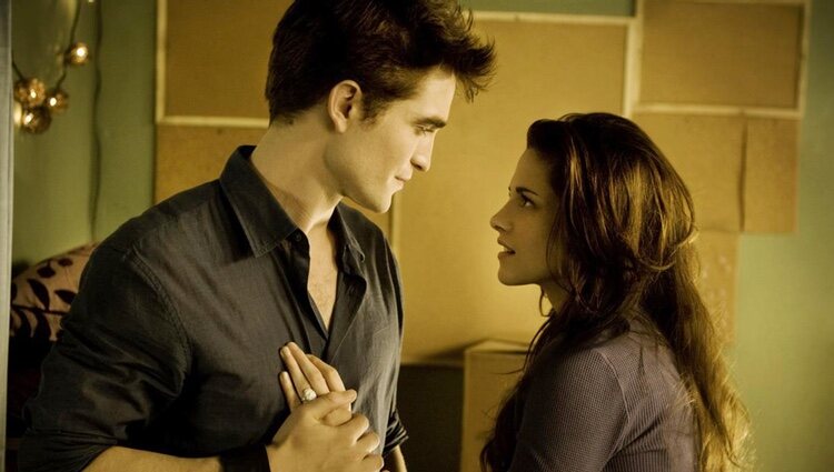 Robert Pattinson y Kristen Stewart, una historia de amor en 'Amanecer'