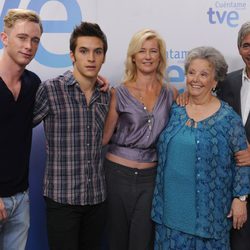 Pablo Rivero, Ricardo Gómez, Ana Duato, María Galiana e Imanol Arias celebran los 10 años de 'Cuéntame'