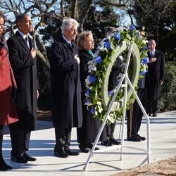 Barack Obama, Michelle Obama, Bill Clinton y Hillary Clinton en la ofrenda a J.F. Kennedy