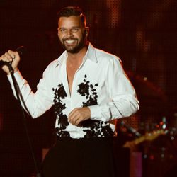 Ricky Martin actuando en la gala Persona del Año 2013 de los Grammy Latinos