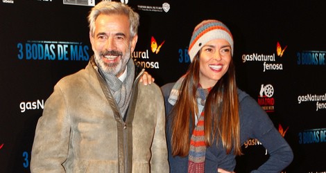 Imanol Arias e Irene Meritxell en el estreno de '3 bodas de más' en la Madrid Premiere Week 2013