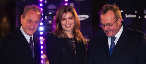 Laetitia Casta encendiendo las luces de Navidad de los Campos Elíseos de París