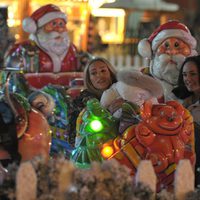 Tamara Ecclestone junto a Petra Ecclestone y su hija Lavinia en 'Winter Wonderland'