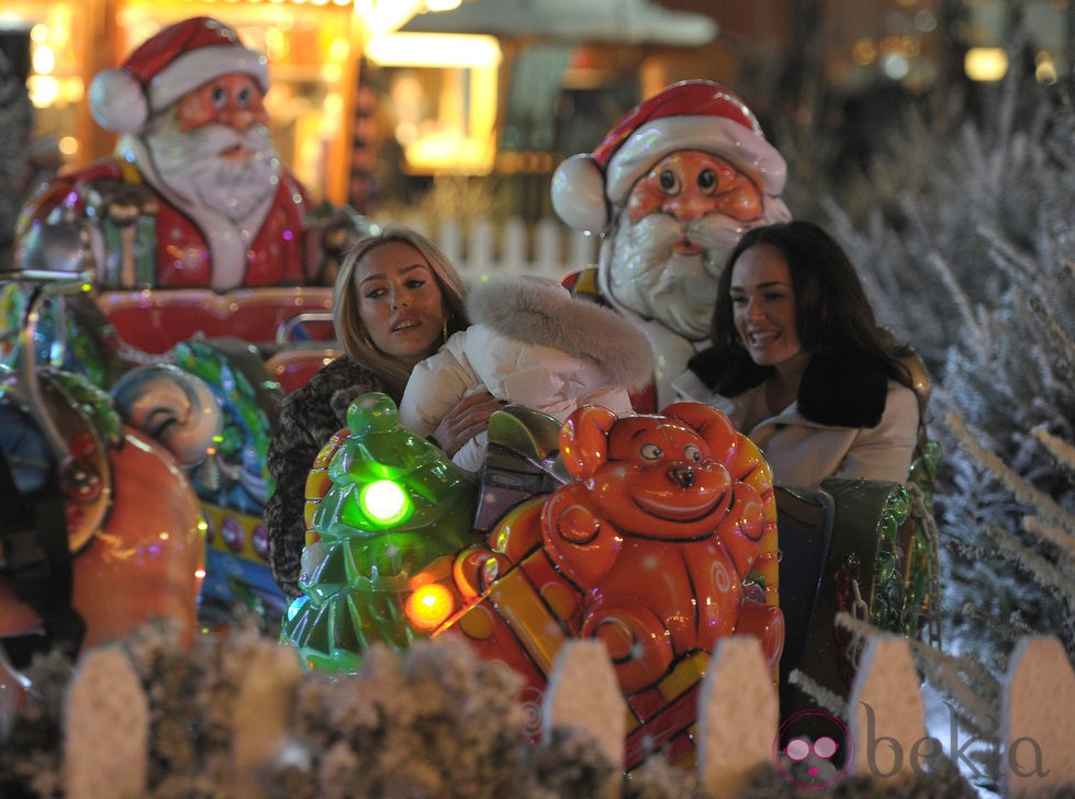 Tamara Ecclestone junto a Petra Ecclestone y su hija Lavinia en 'Winter Wonderland'