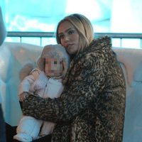 Petra Ecclestone y su hija Lavinia en 'Winter Wonderland'