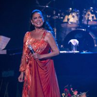 Isabel Pantoja muy feliz durante un concierto en Murcia