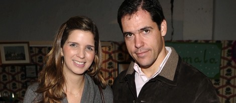 Luis Alfonso de Borbón y Margarita Vargas con sus hijos en el Rastrillo Nuevo Futuro 2013