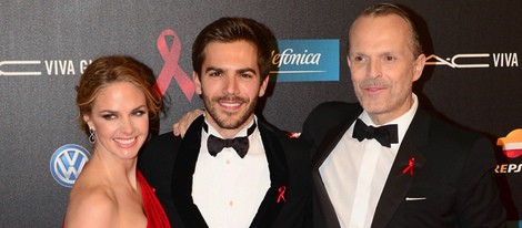 Genoveva Casanova, Marc Clotet y Miguel Bosé en la gala contra el Sida 2013