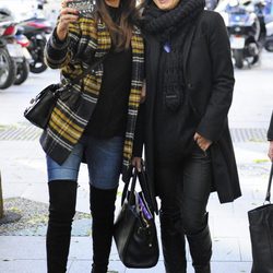 Paula Echevarría y Toni Acosta de paseo por Madrid