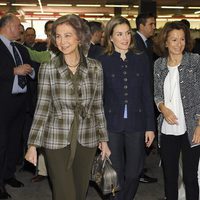 La Reina Sofía y la Princesa Letizia en el Rastrillo Nuevo Futuro 2013