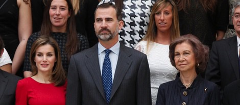 Los Príncipes Felipe y Letizia y la Reina Sofía en la entrega de los Premios Nacionales del Deporte 2012