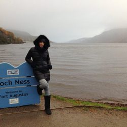 Pilar Rubio en el Lago Ness