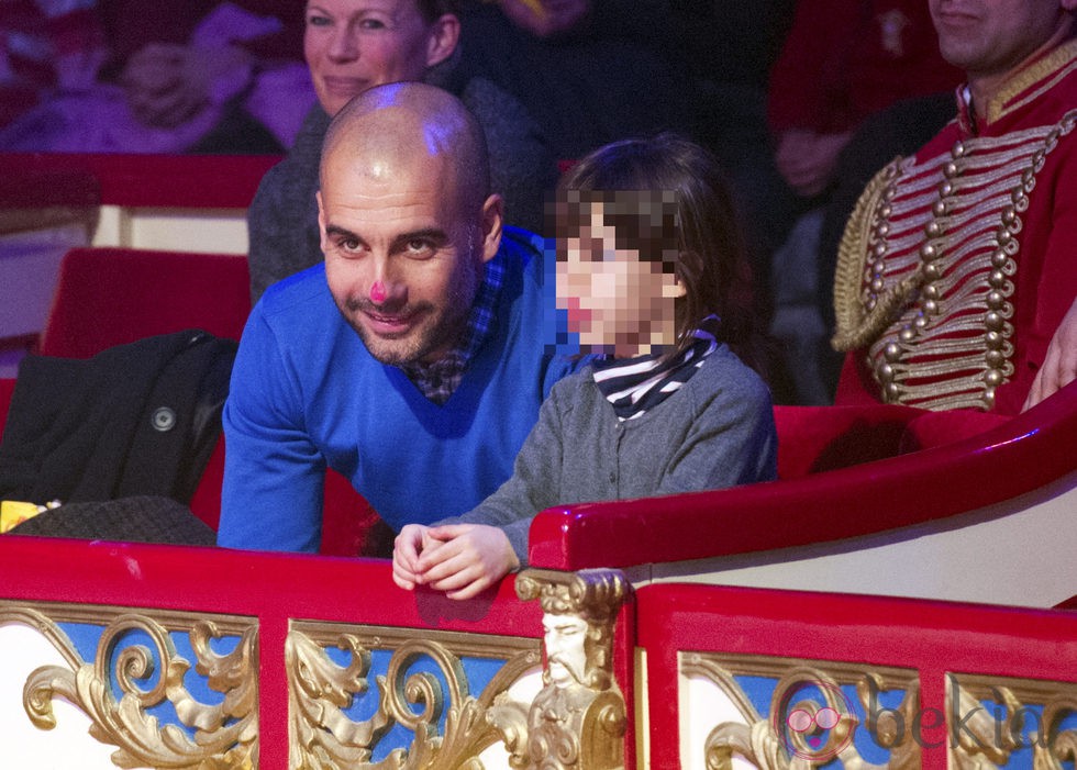 Pep Guardiola y Valentina en el circo