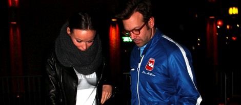 Olivia Wilde y Jason Sudeikis en un concierto de jazz