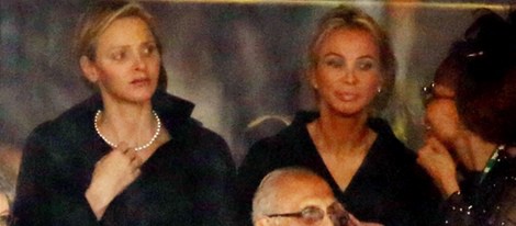 Charlene de Mónaco y Corinna zu Sayn-Wittgenstein en el funeral de Nelson Mandela