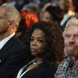 Oprah Winfrey y Richard Branson durante el funeral de Nelson Mandela en Qunu