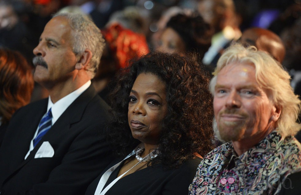 Oprah Winfrey y Richard Branson durante el funeral de Nelson Mandela en Qunu