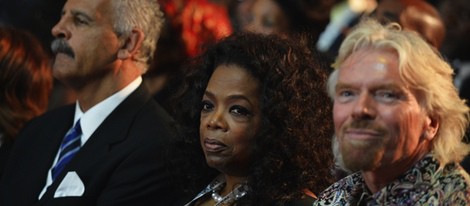 Oprah Winfrey y Richard Branson durante el funeral de Nelson Mandela en Qunu