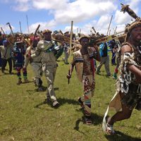 Guerreros zulú durante el funeral de Nelson Mandela en Qunu