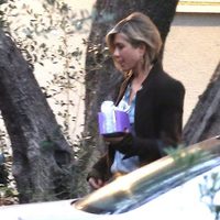 Jennifer Aniston de camino al Baby Shower de Emily Blunt