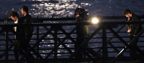 One Direction sobre el Puente de la Torre de Londres en el rodaje de su último videoclip