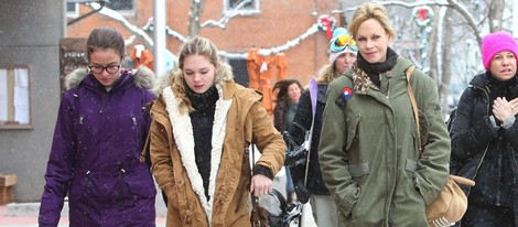 Melanie Griffith y Stella del Carmen pasean por Aspen