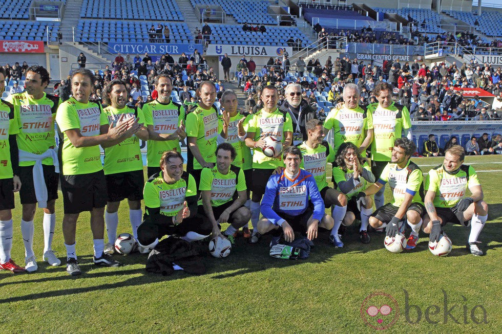 Participantes del partido solidario toreros vs artistas celebrado en Getafe