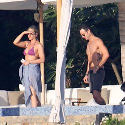 Jennifer Aniston, Justin Theroux y Courteney Cox en Los Cabos, México