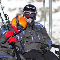 La Infanta Elena y Victoria Federica esquiando en Baqueira Beret