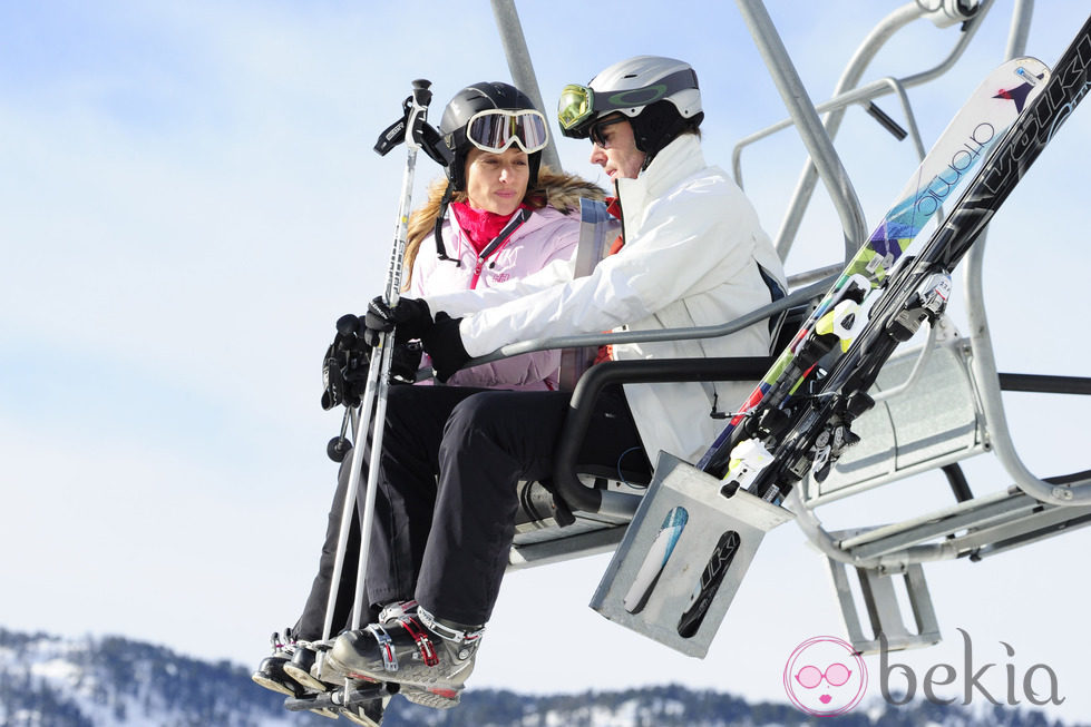 Mónica Pont despide 2013 con un amigo en Baqueira Beret