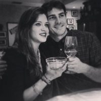 Iker Casillas y Sara Carbonero brindando por 2014