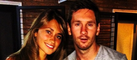 Leo Messi y Antonella Roccuzzo brindan por 2014 desde Argentina