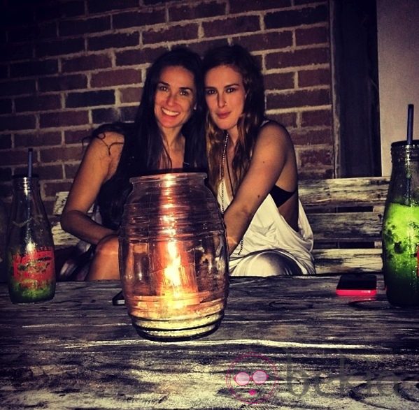 Demi Moore y Rumer Willis reciben 2014 en México