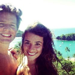 Lea Michele y Jonathan Groff reciben 2014 en México