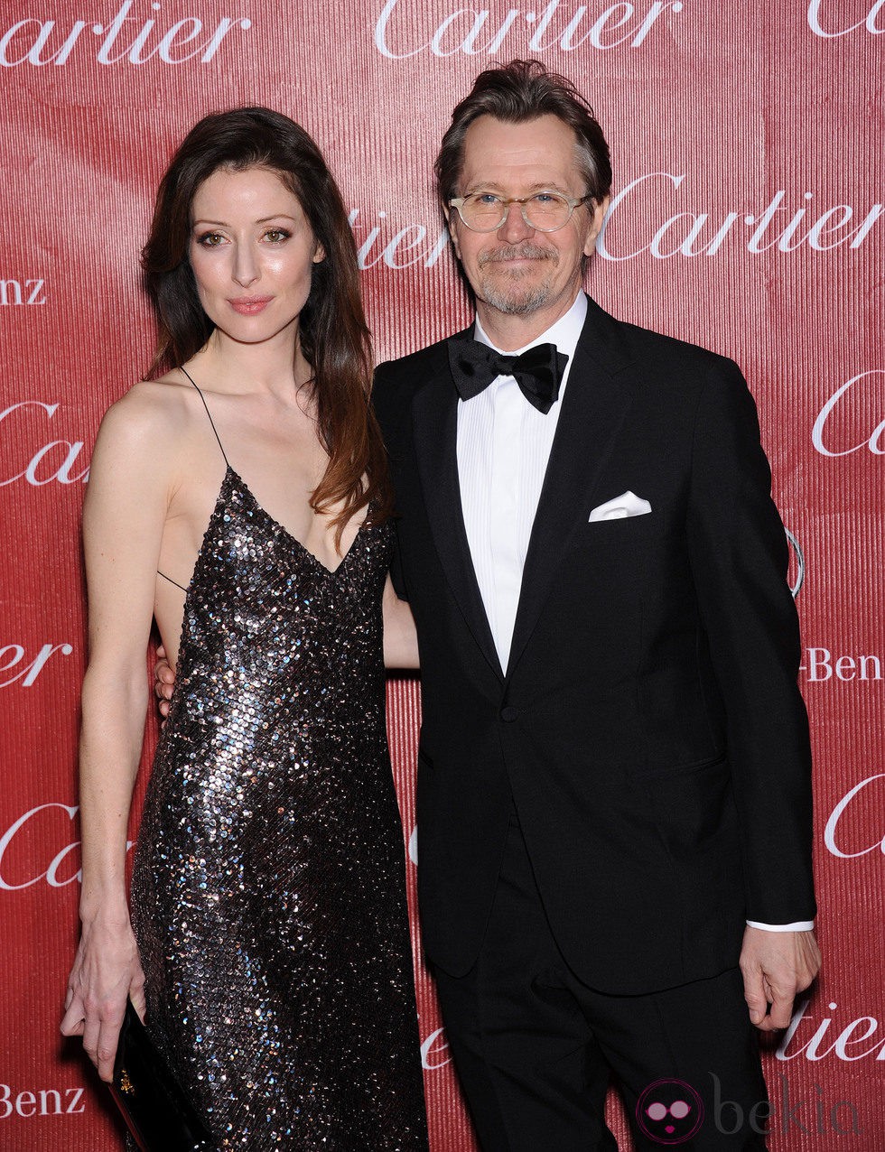 Gary Oldman y Alexandra Edenborough en la gala de premios del Festival Internacional de Palm Springs 2014