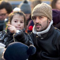 David Villa con su hija viendo la Cabalgata de Reyes 2014 en Madrid