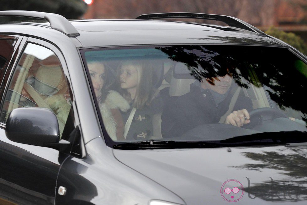 Los Príncipes Felipe y Letizia y las Infantas Leonor y Sofía llegando a casa de Jesús Ortiz