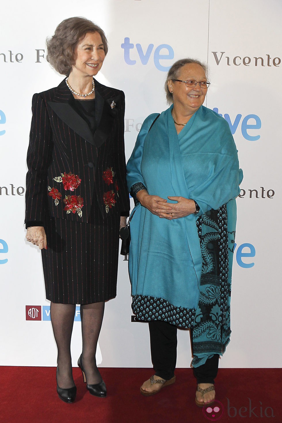 La Reina Sofía y Anne Perry en el estreno de 'Vicente Ferrer'