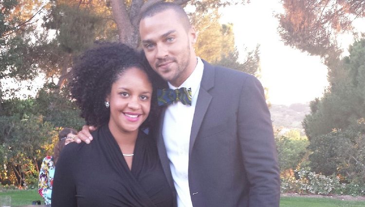 Jesse Williams con su esposa Aryn Drake-Lee