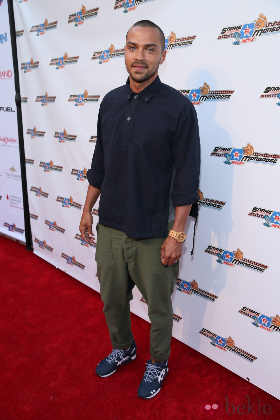 Jesse Williams en la premiere de 'Snake and Moongoose' en Hollywood