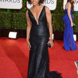 Angela Bassett en la alfombra roja de los Globos de Oro 2014