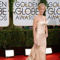 Anna Gunn en la alfombra roja de los Globos de Oro 2014