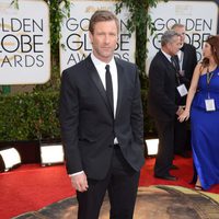 Aaron Eckhart en la alfombra roja de los Globos de Oro 2014