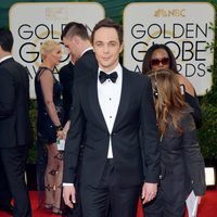 Jim Parsons en la alfombra roja de los Globos de Oro 2014