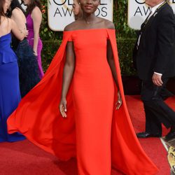 Lupita Nyong'o en la alfombra roja de los Globos de Oro 2014