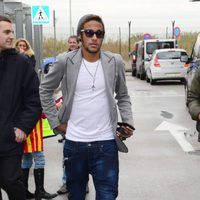 Neymar antes de viajar a Zurich para la gala del Balón de Oro 2013