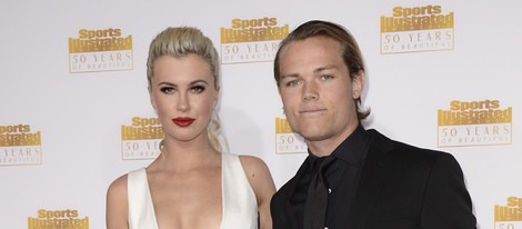 Ireland Baldwin y Slater Trout en la fiesta del 50 aniversario del número de baño de Sports Illustrated