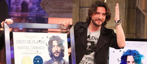 Manuel Carrasco recibe el Disco de Platino en 'El hormiguero'