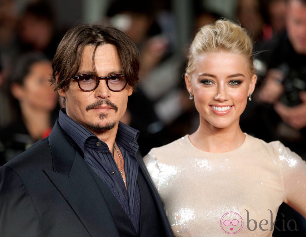 Johnny Depp y Amber Heard en el estreno de 'Los diarios del ron' en Londres